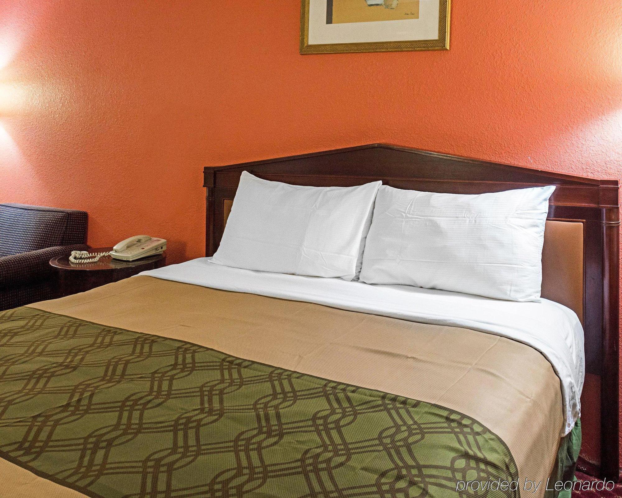 Econo Lodge At Military Circle Norfolk Exterior foto