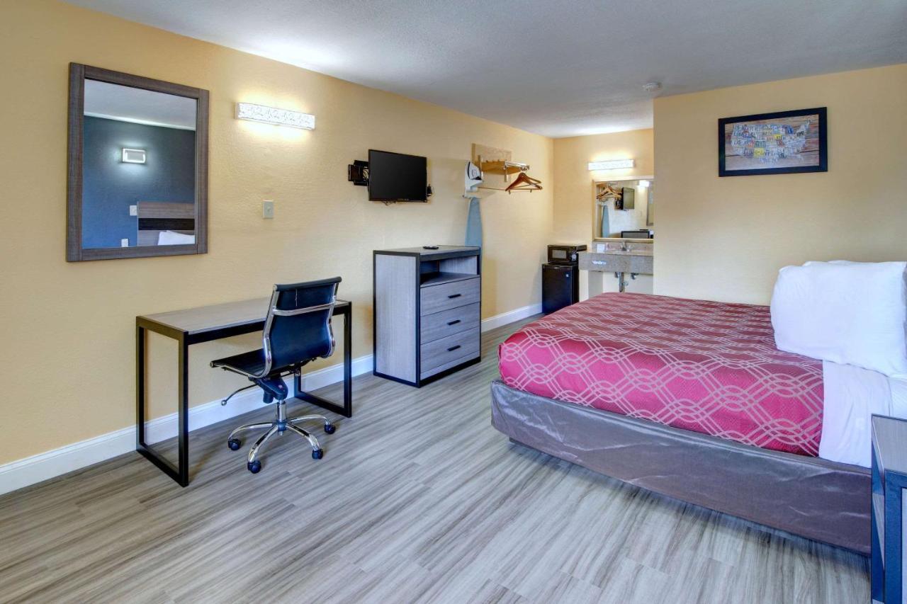 Econo Lodge At Military Circle Norfolk Exterior foto